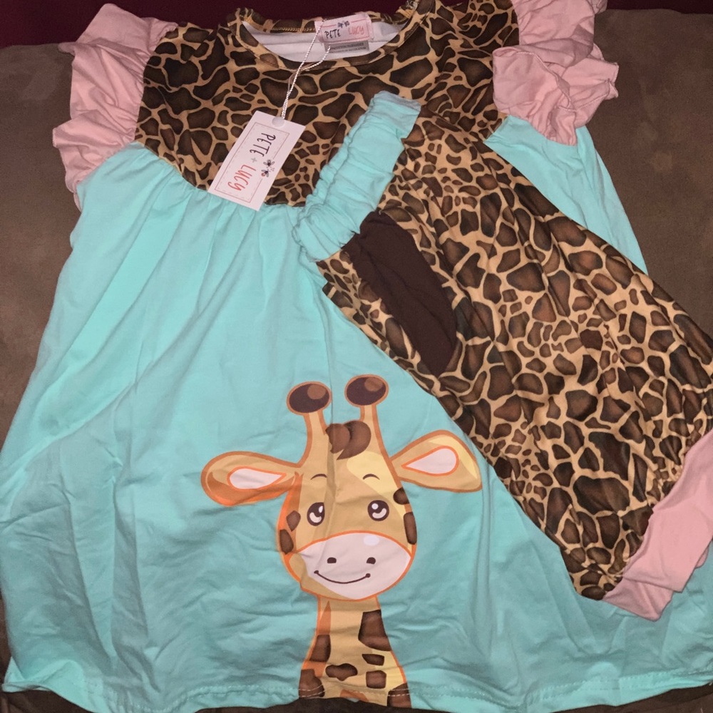 Giraffe Short Set
